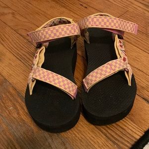 Teva Women's Flatform Universal Sandal in Picnic Cherries Rosebloom print